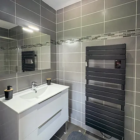 Severine, Elegance Avec Balcon Prive Монтобан